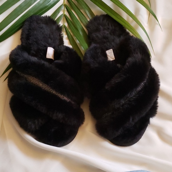 Gilligan & O'Malley Shoes - Like New women's niah faux fur slippers